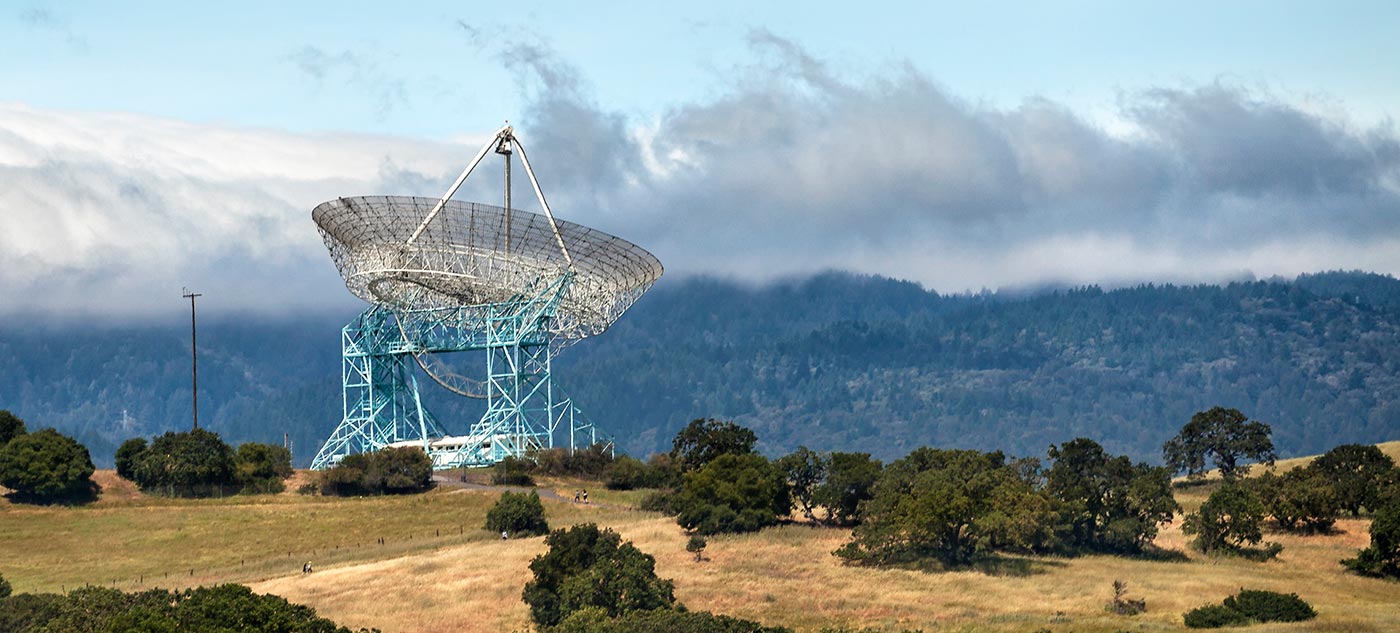 Stanford Dish With Mountain Landscape And Blue Sky